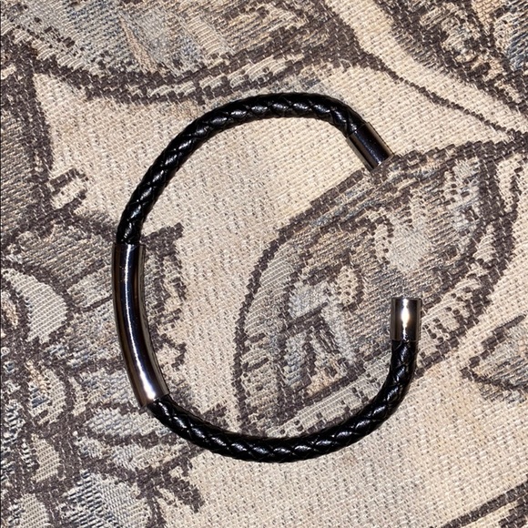 Leather Wrapped Braclet - Picture 4 of 4